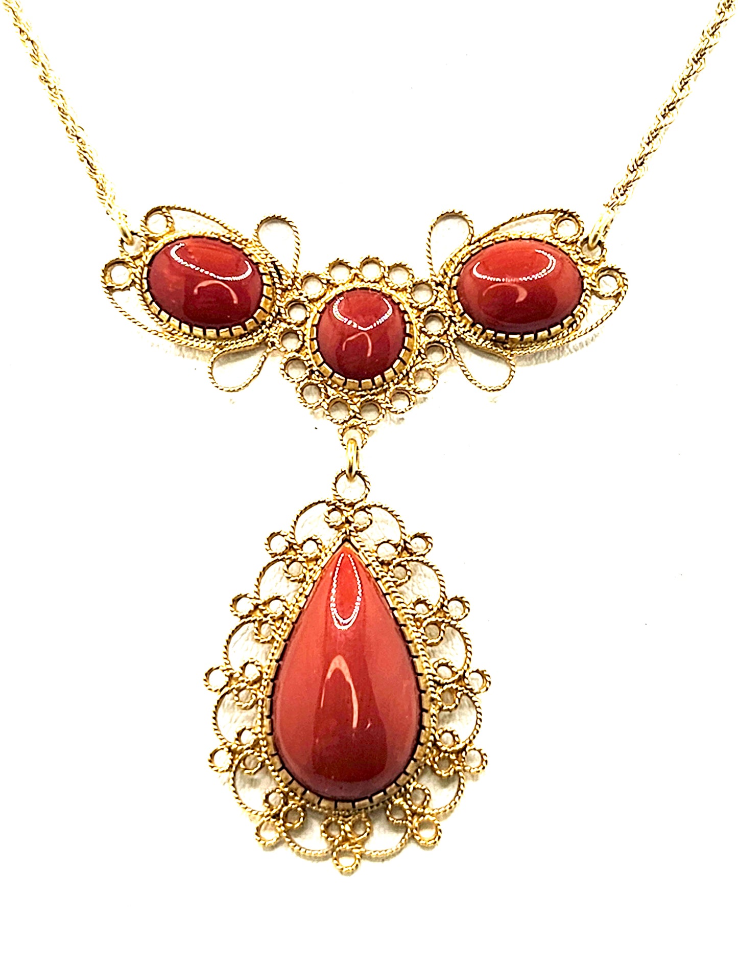 NECKLACE IN FILIGREE AND SARDINIAN CORAL